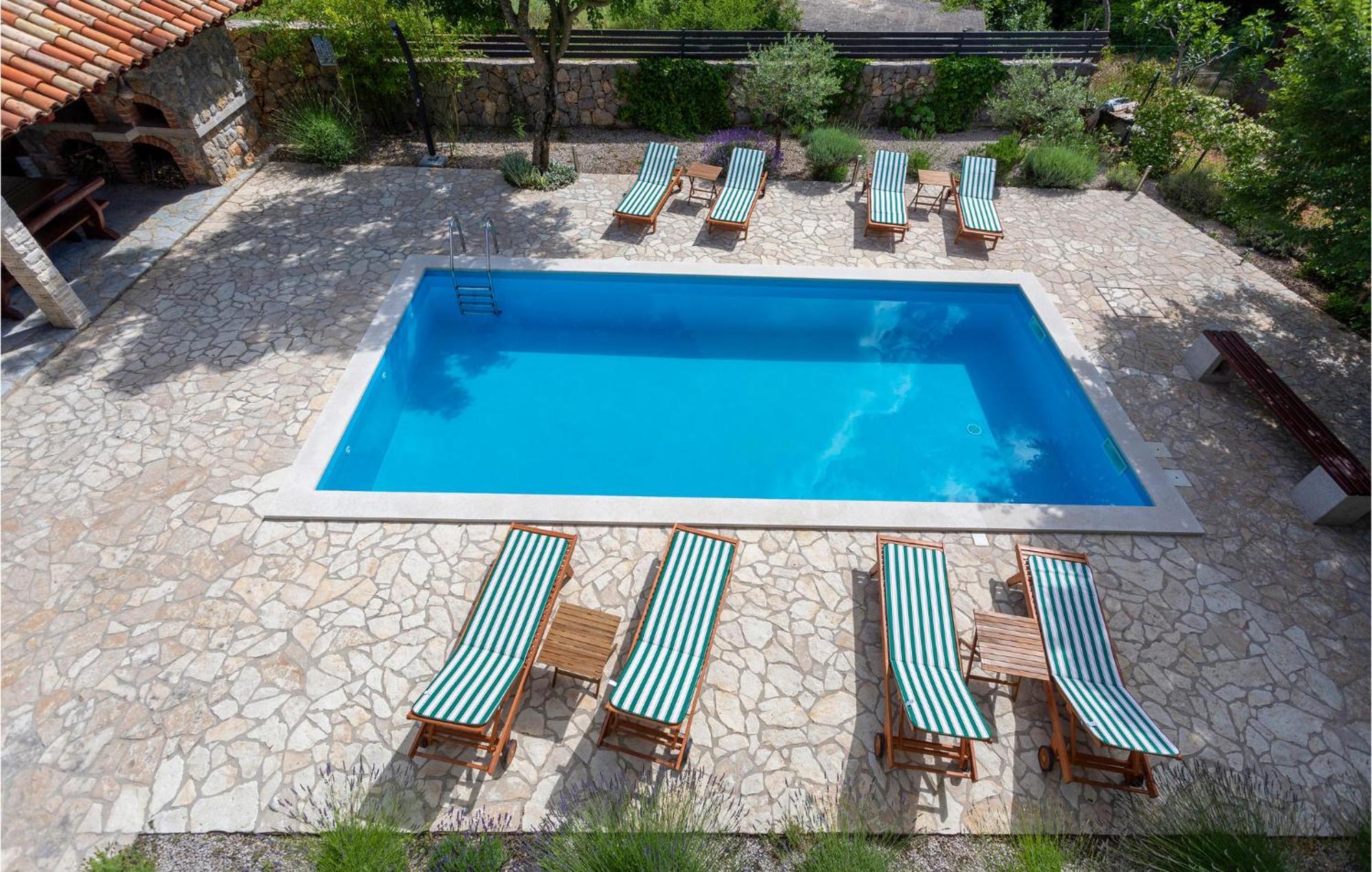 2 Bedroom Beautiful Apartment In Pinezici מראה חיצוני תמונה
