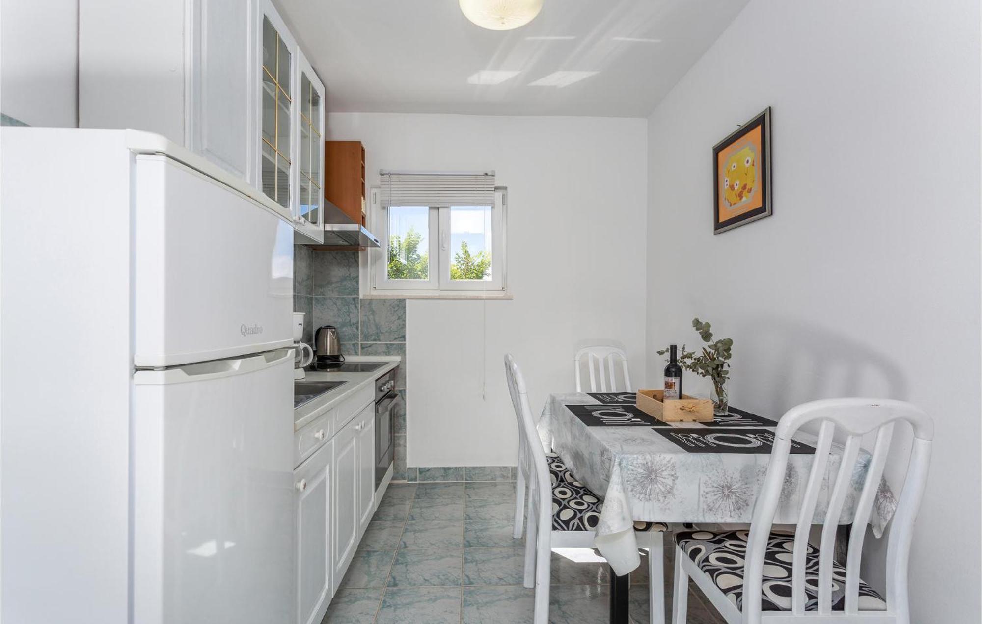 2 Bedroom Beautiful Apartment In Pinezici מראה חיצוני תמונה