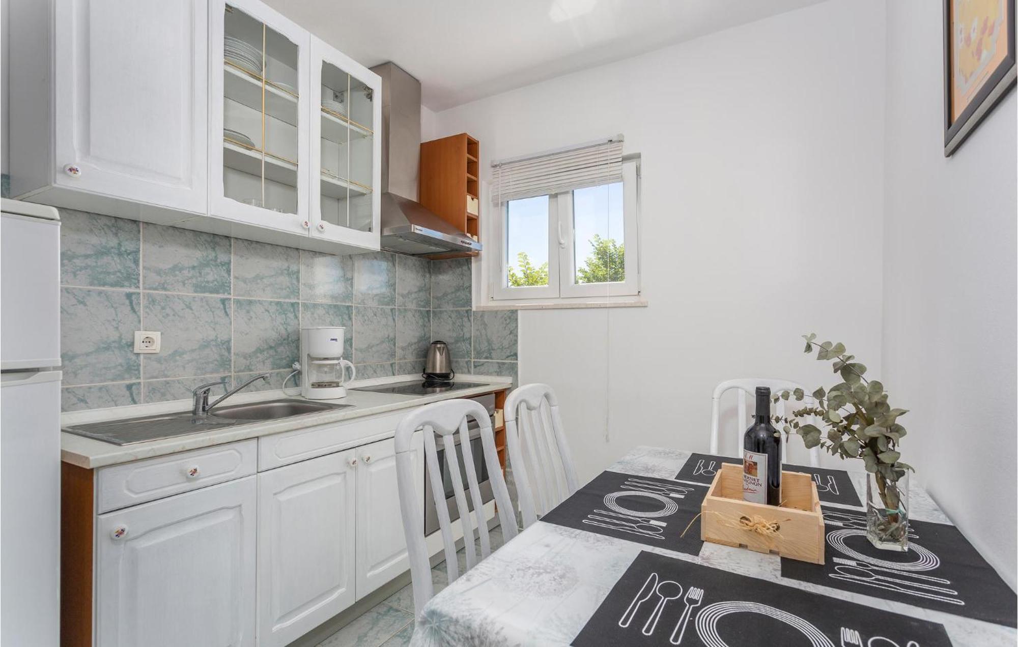 2 Bedroom Beautiful Apartment In Pinezici מראה חיצוני תמונה