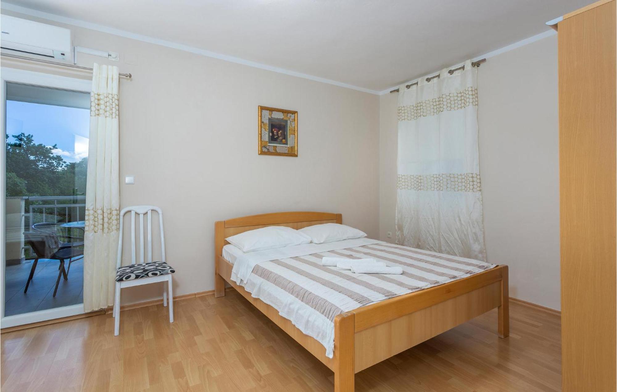 2 Bedroom Beautiful Apartment In Pinezici מראה חיצוני תמונה